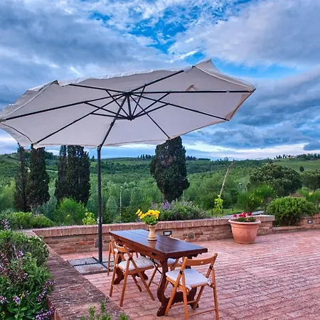 아파트 In Tuscany