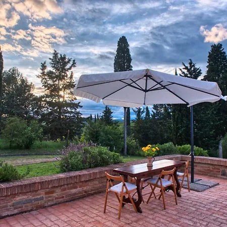 아파트 In Tuscany *